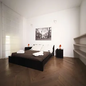 https://turati-3.italymilanhotels.net